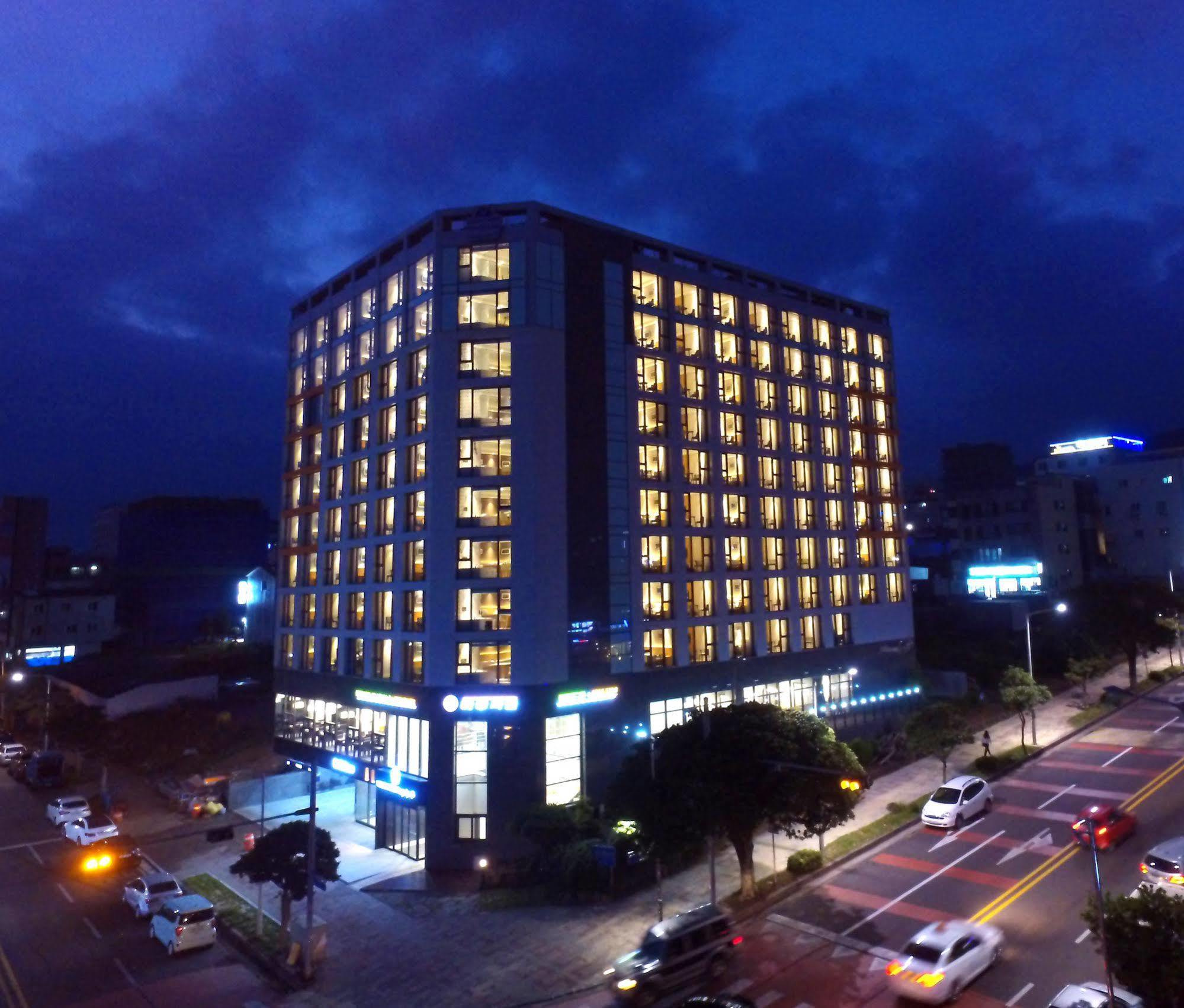 Seogwipo Js Hotel Екстер'єр фото